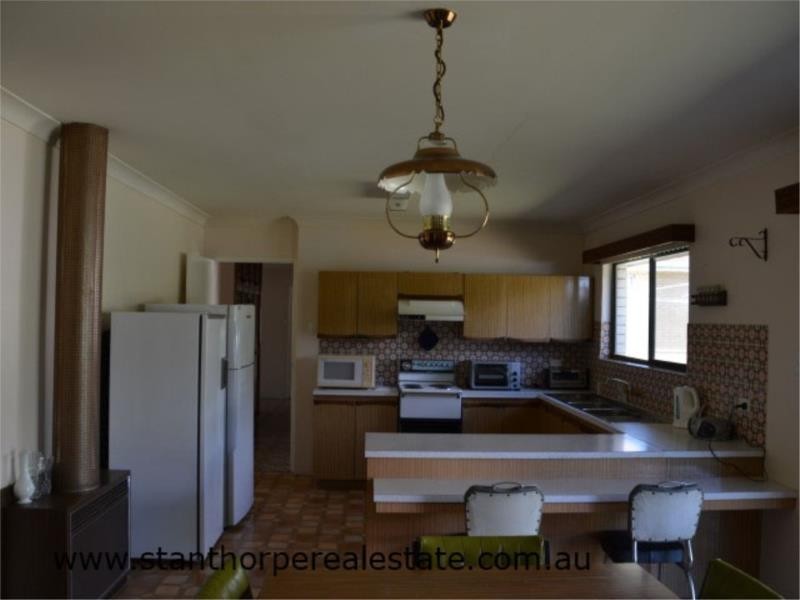 27 Pike Street, Stanthorpe QLD 4380