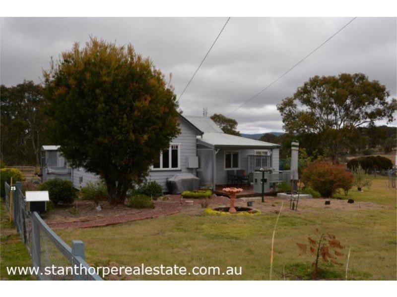 25 Robinson Street, Jennings (NSW) via, Wallangarra QLD 4383
