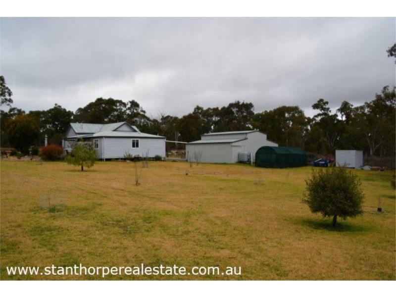 25 Robinson Street, Jennings (NSW) via, Wallangarra QLD 4383
