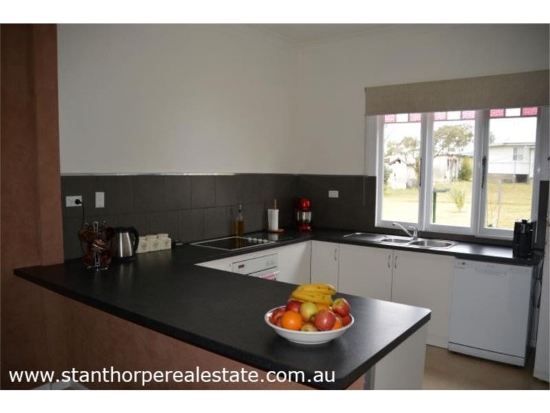 25 Robinson Street, Jennings (NSW) via, Wallangarra QLD 4383