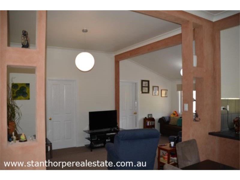 25 Robinson Street, Jennings (NSW) via, Wallangarra QLD 4383