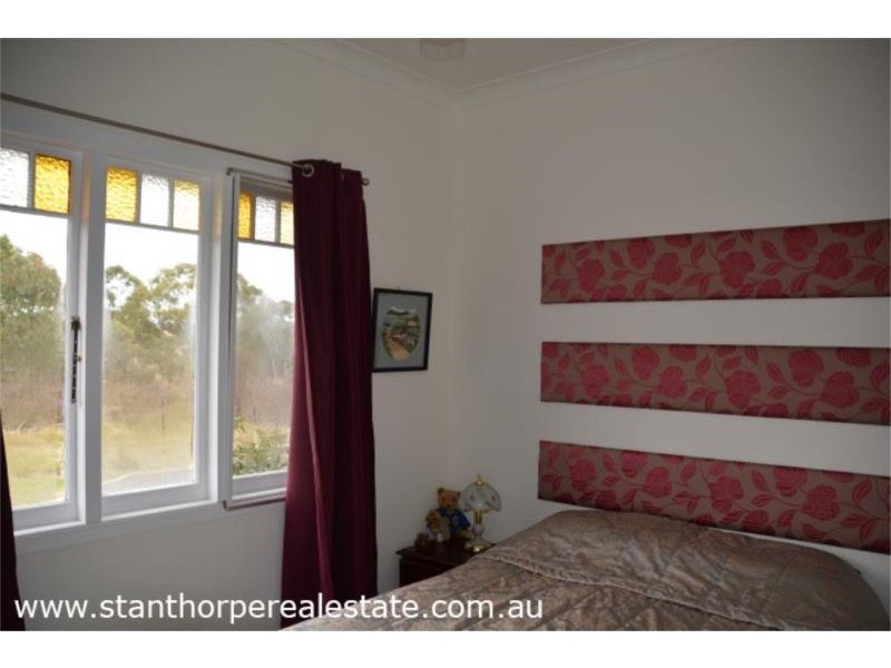 25 Robinson Street, Jennings (NSW) via, Wallangarra QLD 4383