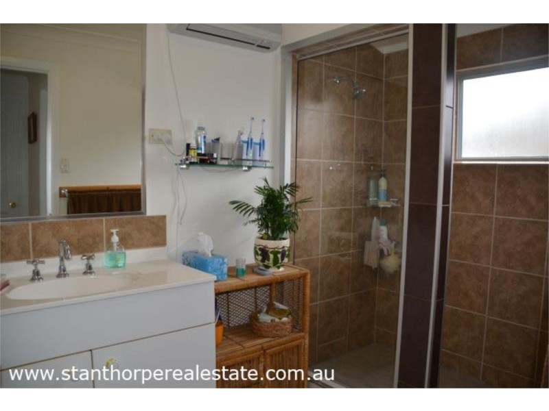 25 Robinson Street, Jennings (NSW) via, Wallangarra QLD 4383