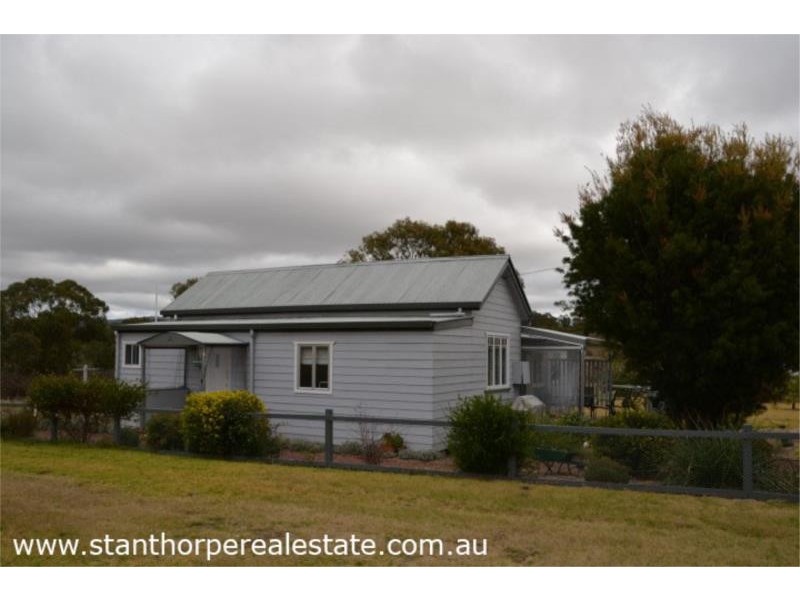 25 Robinson Street, Jennings (NSW) via, Wallangarra QLD 4383