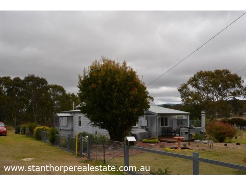 25 Robinson Street, Jennings (NSW) via, Wallangarra QLD 4383