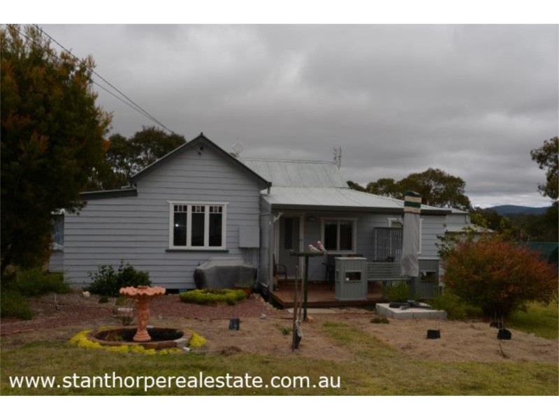 25 Robinson Street, Jennings (NSW) via, Wallangarra QLD 4383