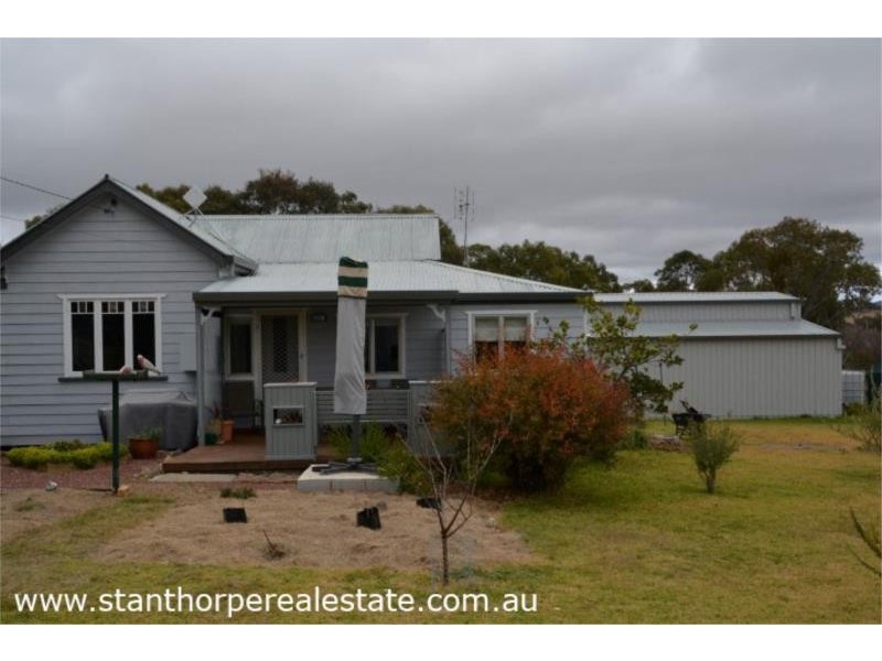 25 Robinson Street, Jennings (NSW) via, Wallangarra QLD 4383