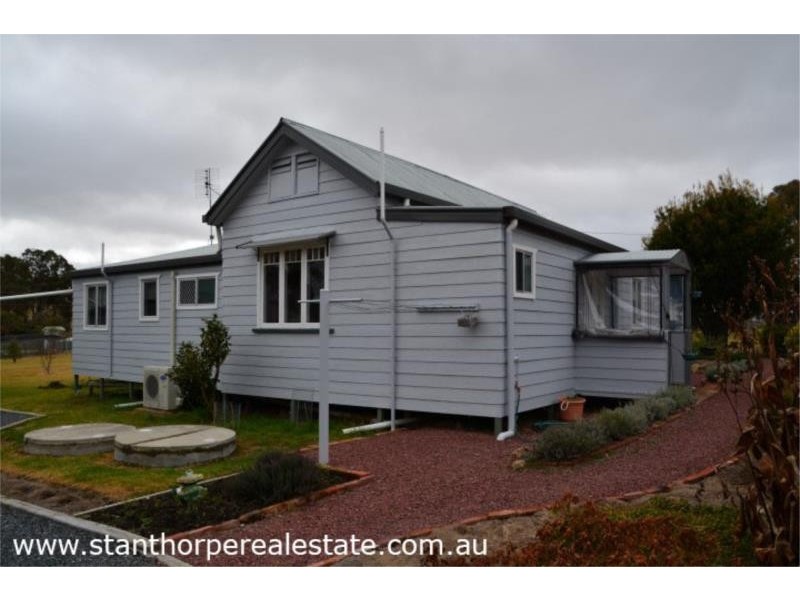 25 Robinson Street, Jennings (NSW) via, Wallangarra QLD 4383