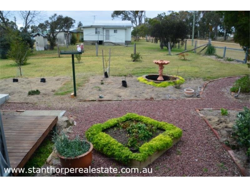 25 Robinson Street, Jennings (NSW) via, Wallangarra QLD 4383