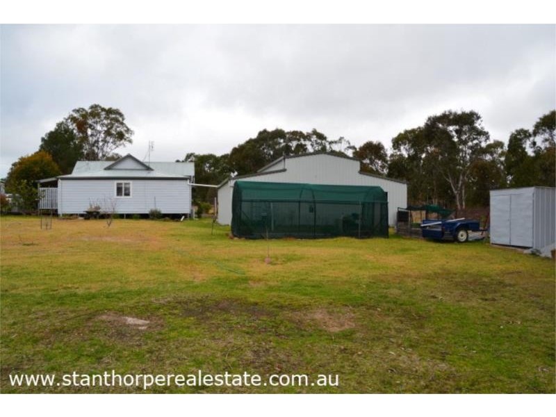 25 Robinson Street, Jennings (NSW) via, Wallangarra QLD 4383