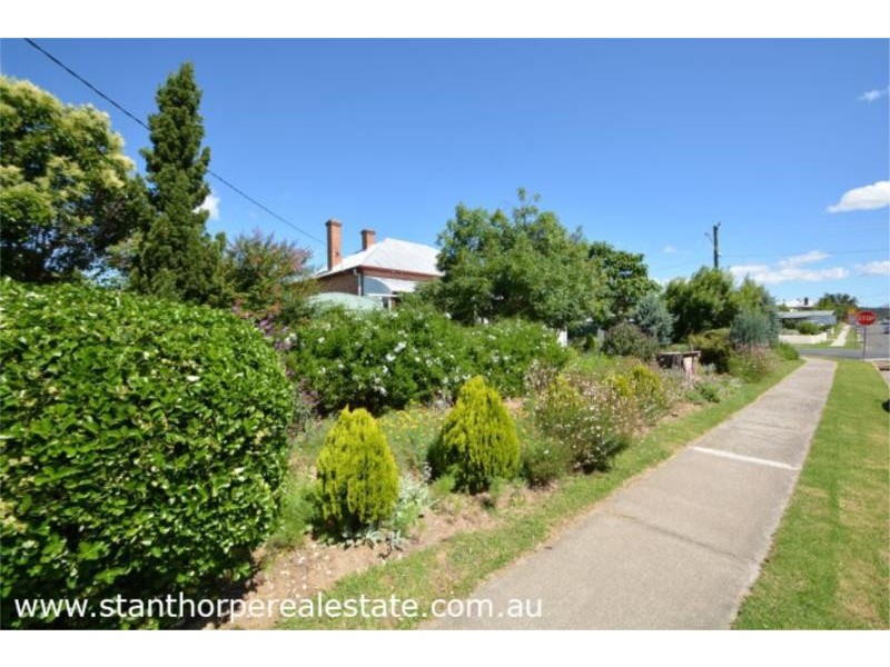 33 Marsh Street, Stanthorpe QLD 4380