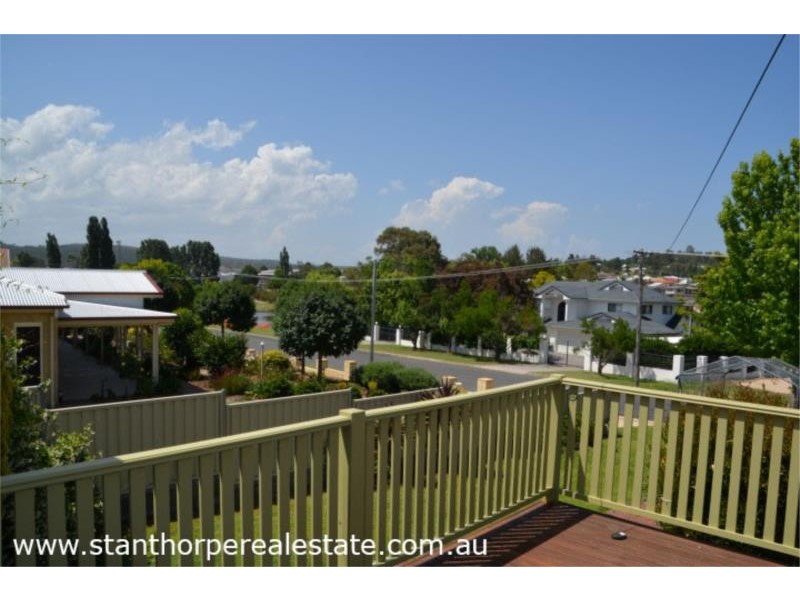 25 Leslie Parade, Stanthorpe QLD 4380