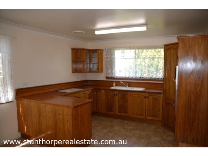 25 Leslie Parade, Stanthorpe QLD 4380