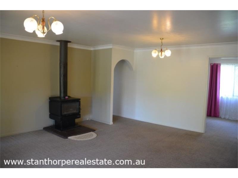 25 Leslie Parade, Stanthorpe QLD 4380