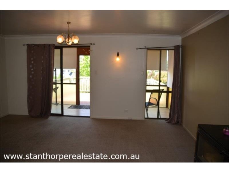 25 Leslie Parade, Stanthorpe QLD 4380