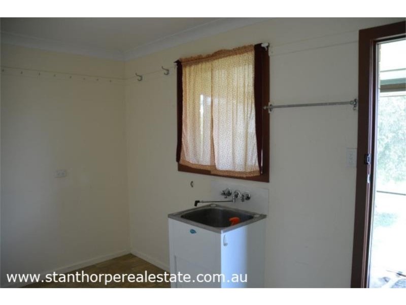 25 Leslie Parade, Stanthorpe QLD 4380