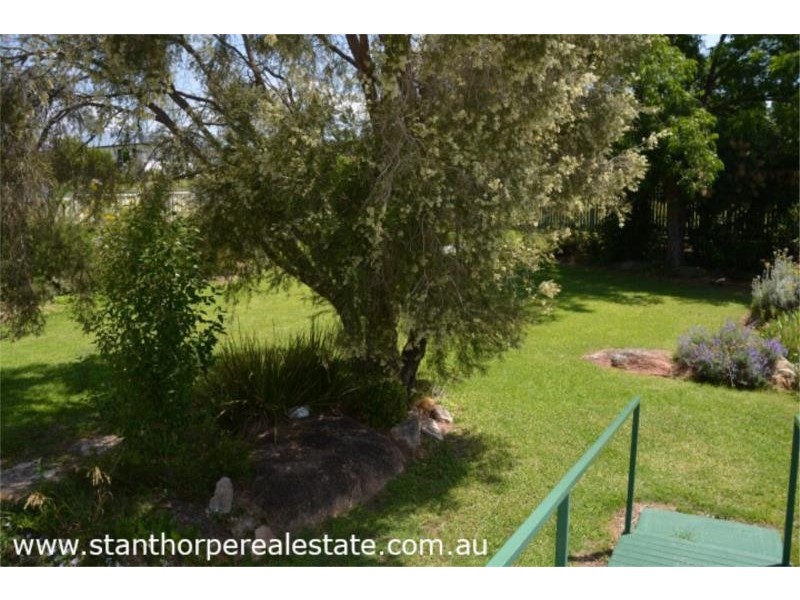 25 Leslie Parade, Stanthorpe QLD 4380