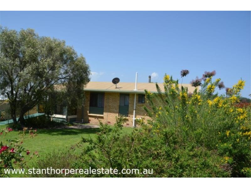 25 Leslie Parade, Stanthorpe QLD 4380