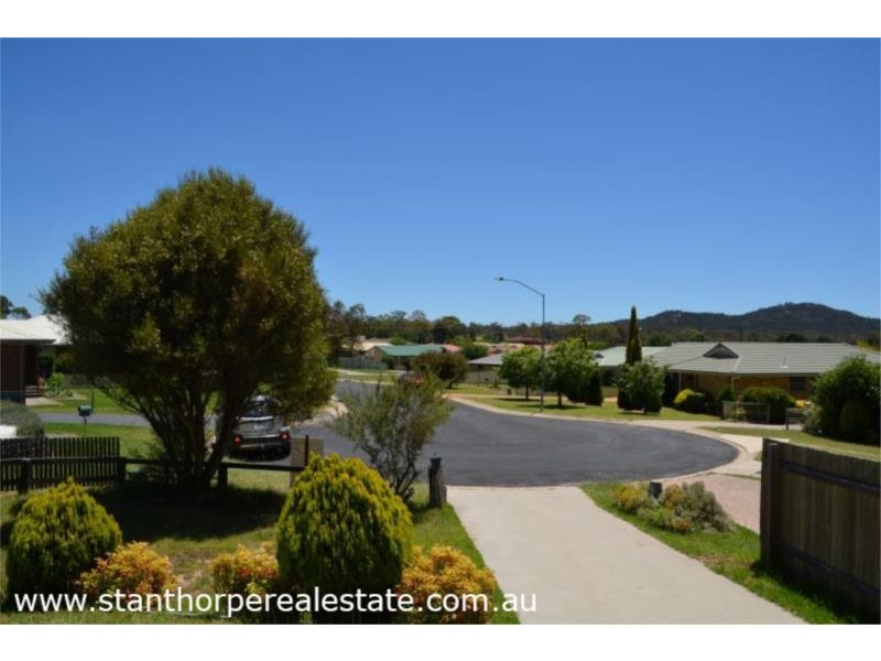 8 Wright Court, Stanthorpe QLD 4380