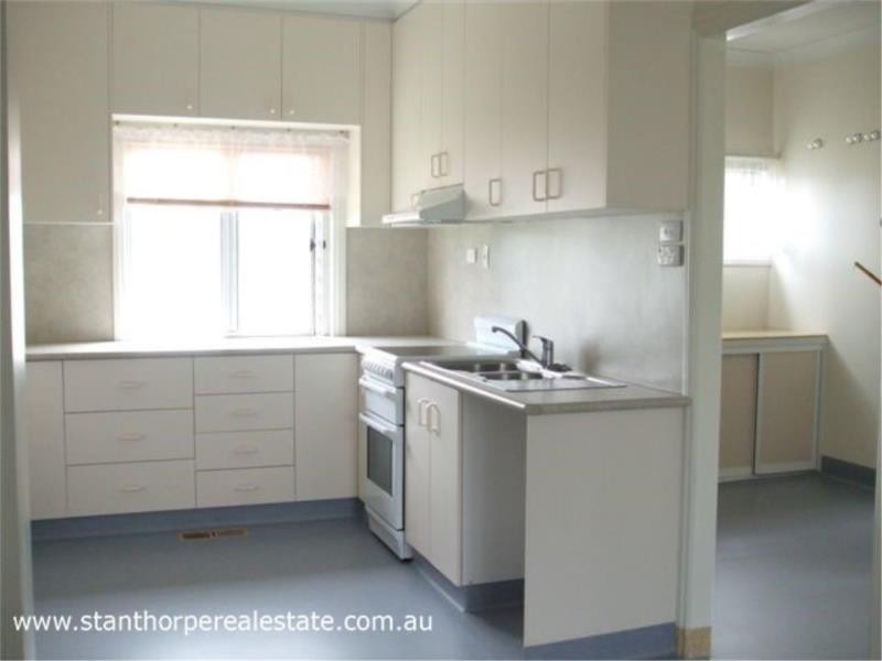 33 Hillcrest Street, Stanthorpe QLD 4380