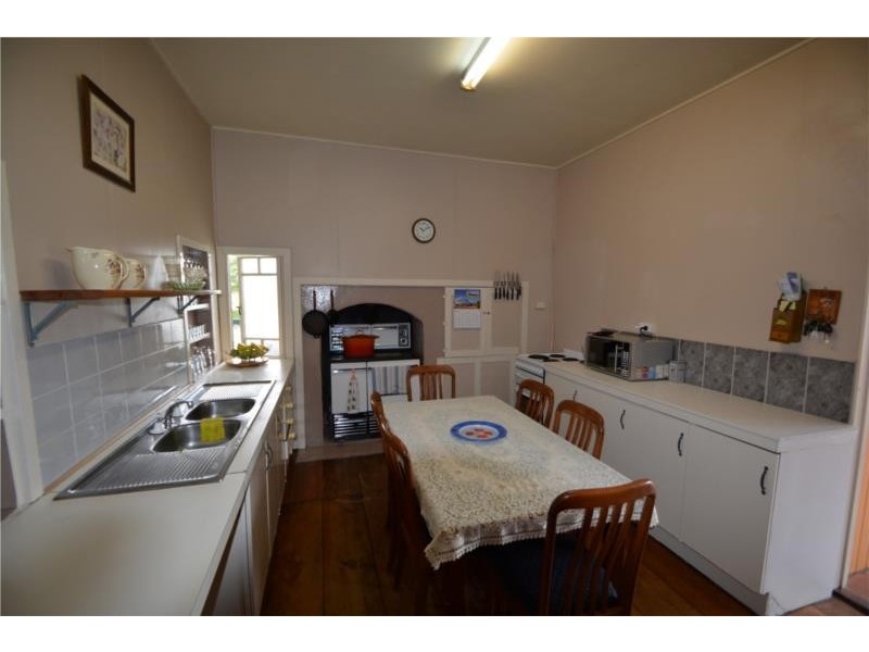 9 McGlew Street, Stanthorpe QLD 4380