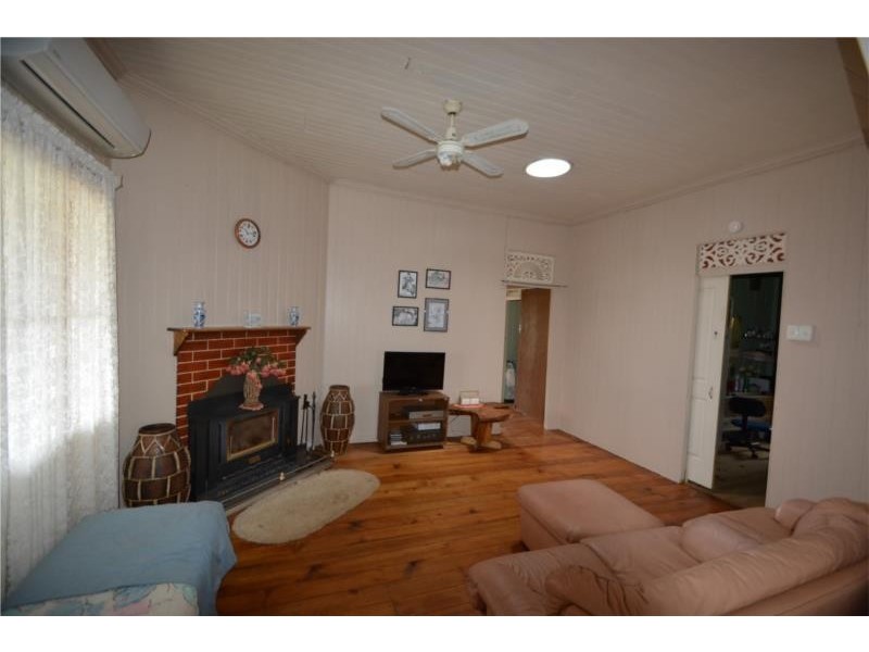 9 McGlew Street, Stanthorpe QLD 4380