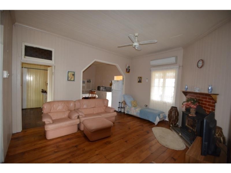 9 McGlew Street, Stanthorpe QLD 4380