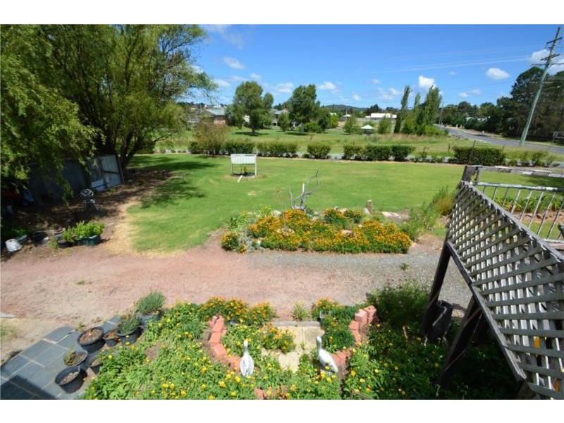 9 McGlew Street, Stanthorpe QLD 4380
