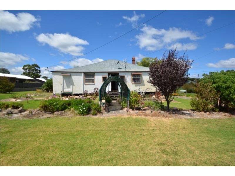 9 McGlew Street, Stanthorpe QLD 4380