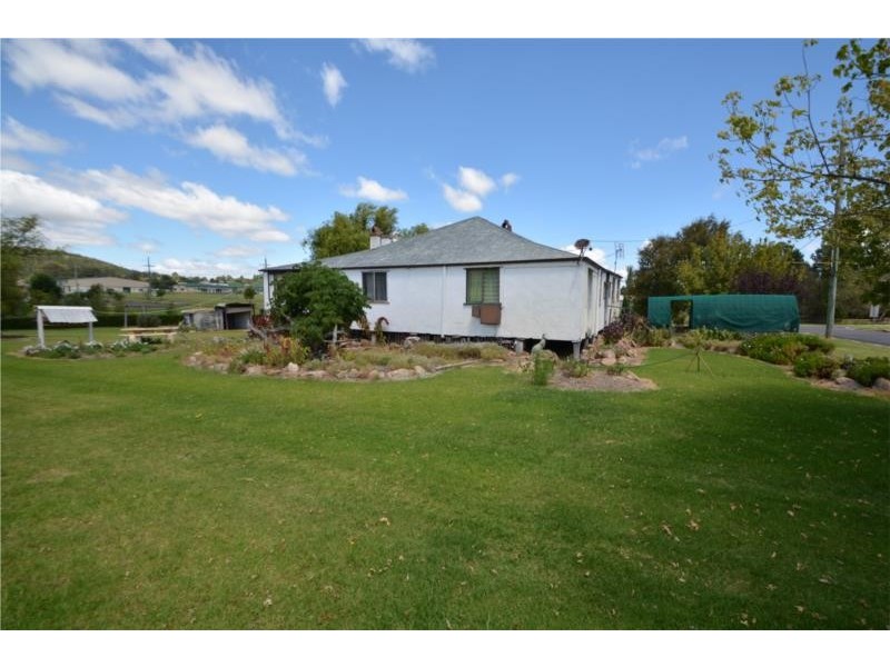9 McGlew Street, Stanthorpe QLD 4380