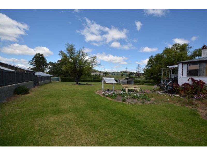9 McGlew Street, Stanthorpe QLD 4380