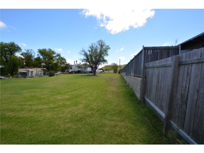 9 McGlew Street, Stanthorpe QLD 4380