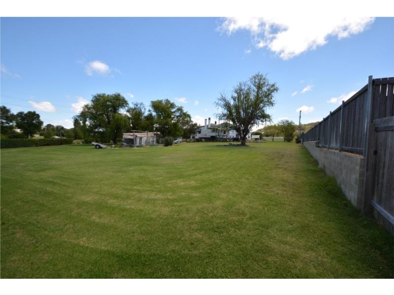 9 McGlew Street, Stanthorpe QLD 4380