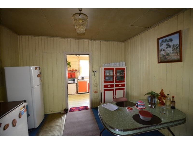 65 Woodlawn Street, Wallangarra QLD 4383