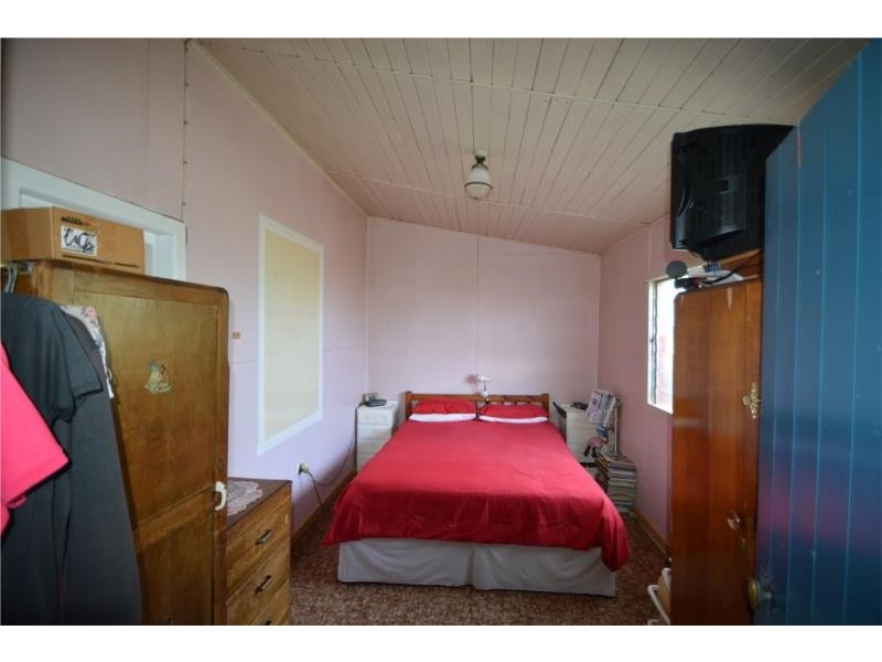 65 Woodlawn Street, Wallangarra QLD 4383