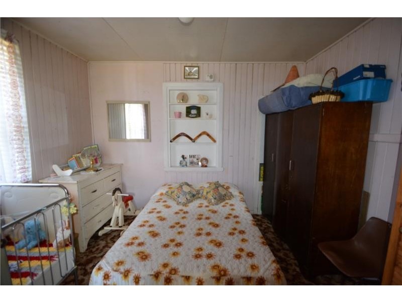 65 Woodlawn Street, Wallangarra QLD 4383