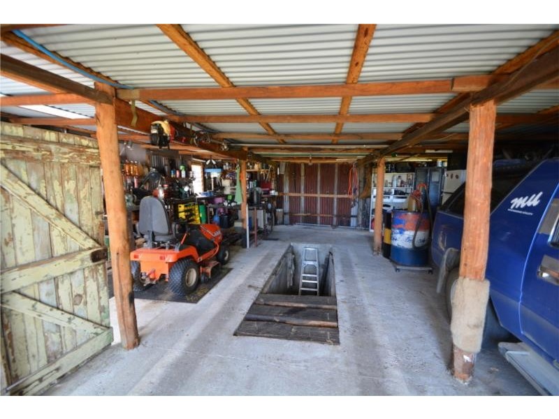 65 Woodlawn Street, Wallangarra QLD 4383