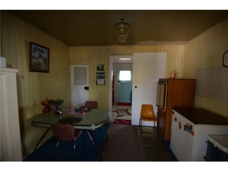 65 Woodlawn Street, Wallangarra QLD 4383