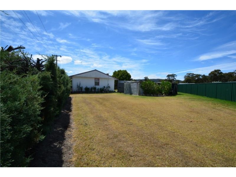 65 Woodlawn Street, Wallangarra QLD 4383