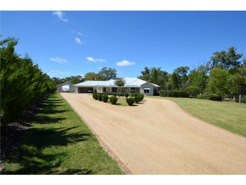 44 Melaleuca Crescent, Stanthorpe QLD 4380