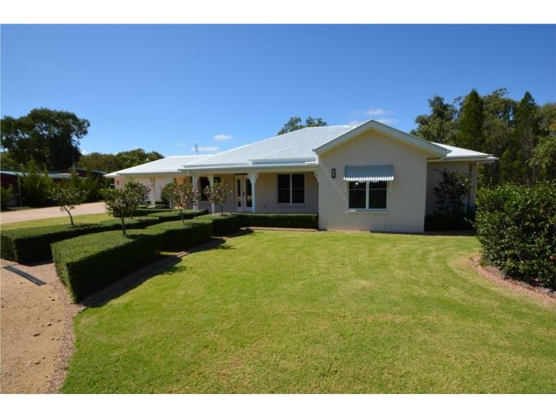 44 Melaleuca Crescent, Stanthorpe QLD 4380