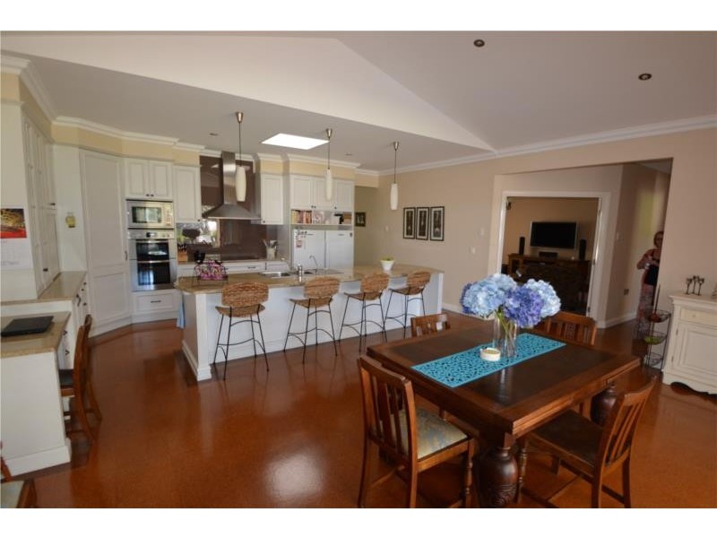 44 Melaleuca Crescent, Stanthorpe QLD 4380