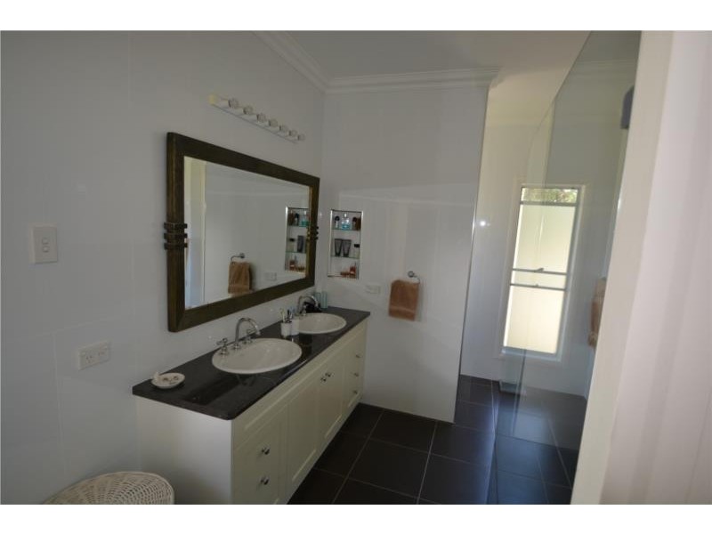 44 Melaleuca Crescent, Stanthorpe QLD 4380