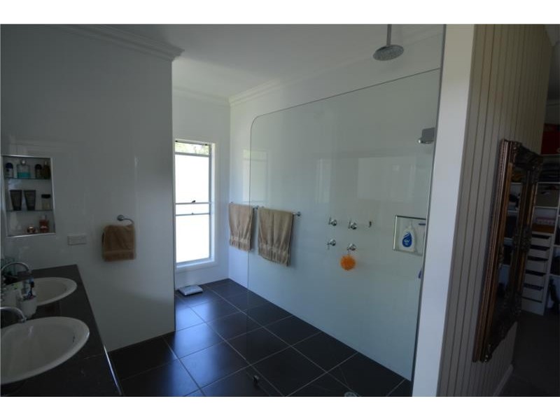 44 Melaleuca Crescent, Stanthorpe QLD 4380