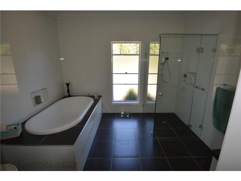 44 Melaleuca Crescent, Stanthorpe QLD 4380