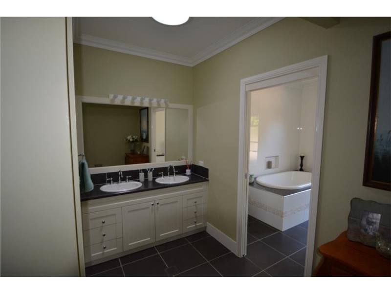 44 Melaleuca Crescent, Stanthorpe QLD 4380