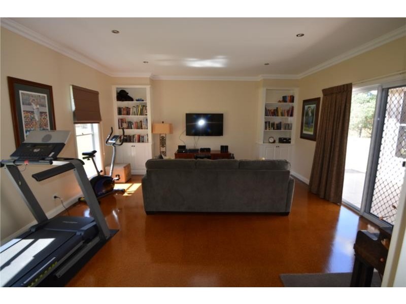 44 Melaleuca Crescent, Stanthorpe QLD 4380