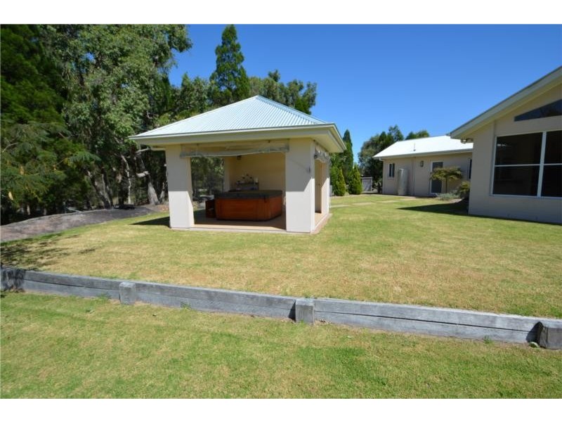 44 Melaleuca Crescent, Stanthorpe QLD 4380