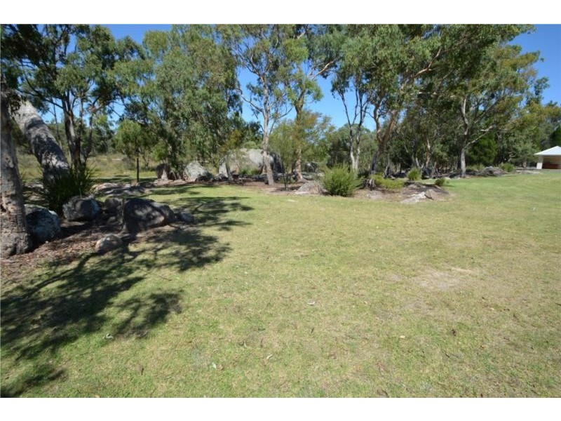 44 Melaleuca Crescent, Stanthorpe QLD 4380