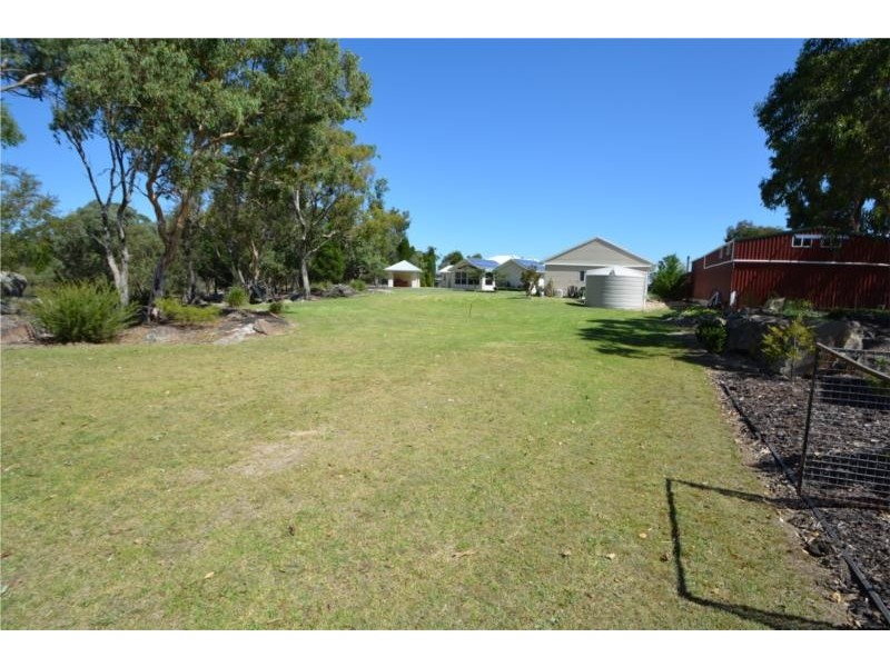 44 Melaleuca Crescent, Stanthorpe QLD 4380